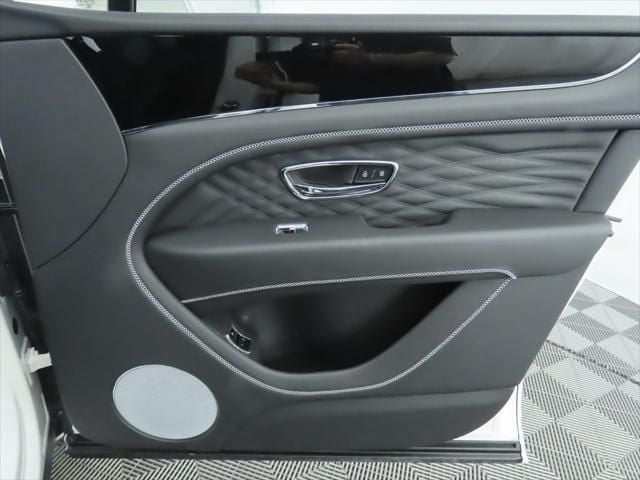 2025 Bentley Bentayga Azure AWD - 22981255 - 25