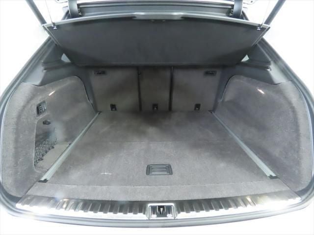 2025 Bentley Bentayga Azure AWD - 22981255 - 28