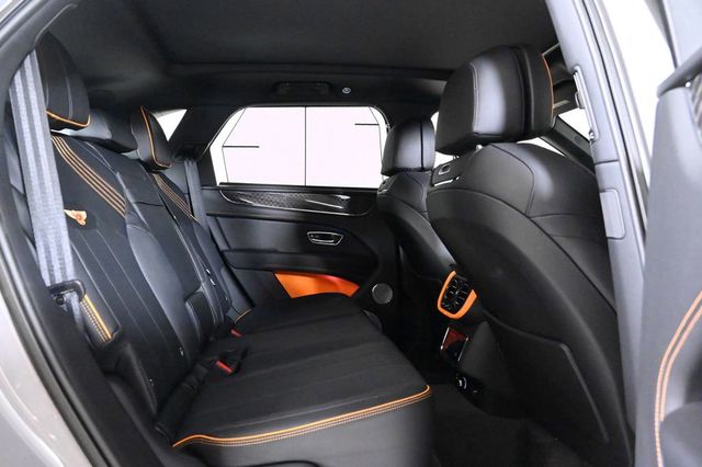 2025 Bentley Bentayga S - 22946267 - 16