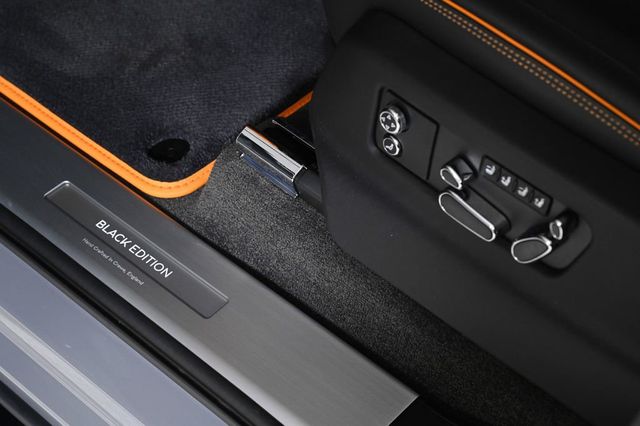 2025 Bentley Bentayga S - 22946267 - 24