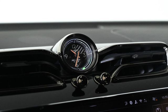 2025 Bentley Bentayga V8 - 22946267 - 19