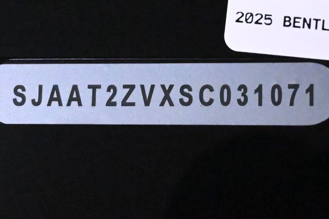 2025 Bentley Bentayga V8 - 22946267 - 29