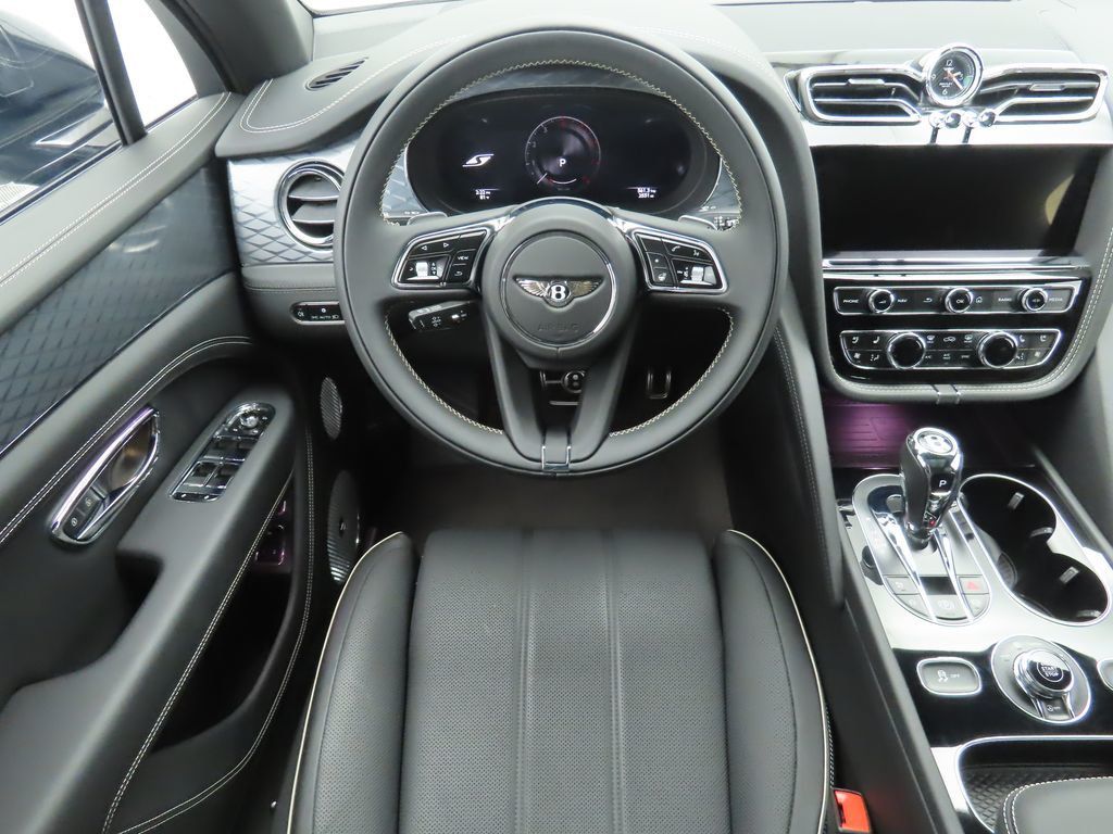 2025 Bentley Bentayga V8 photo 10