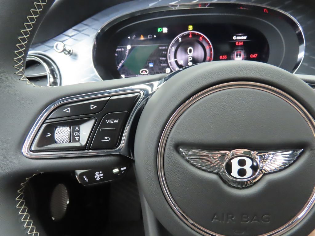 2025 Bentley Bentayga V8 photo 11