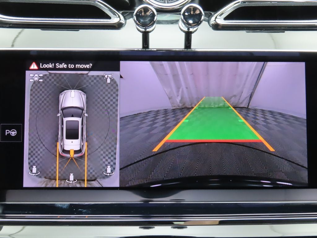 2025 Bentley Bentayga V8 photo 15