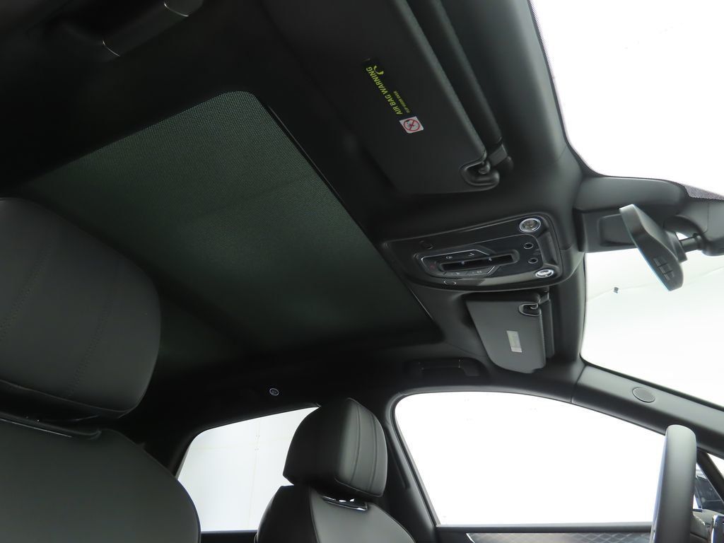 2025 Bentley Bentayga V8 photo 18