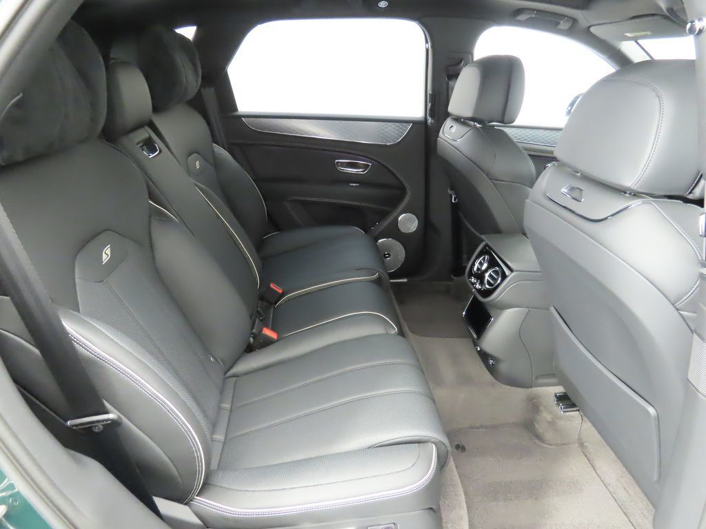 2025 Bentley Bentayga V8 photo 22