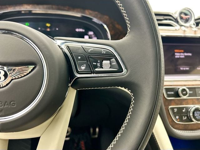 2025 Bentley Bentayga EWB V8 AWD - 22989350 - 11