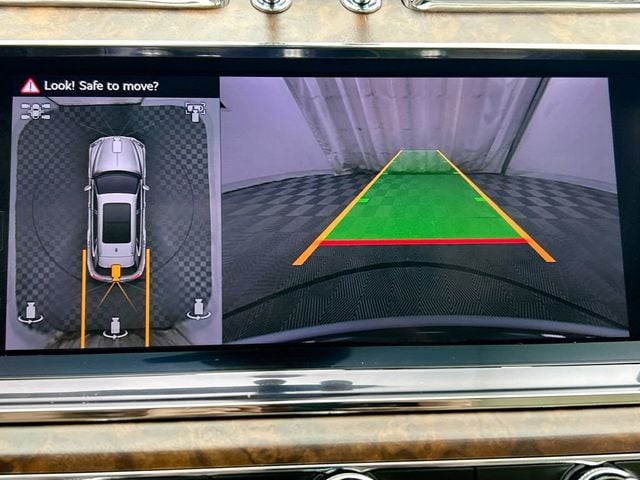 2025 Bentley Bentayga EWB V8 AWD - 22989350 - 14