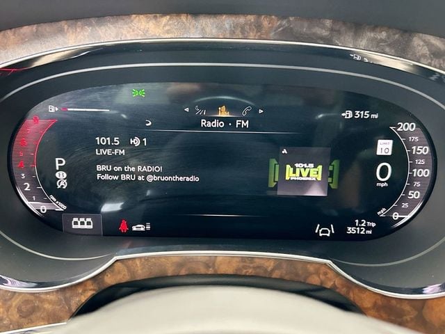 2025 Bentley Bentayga EWB V8 AWD - 22989350 - 32