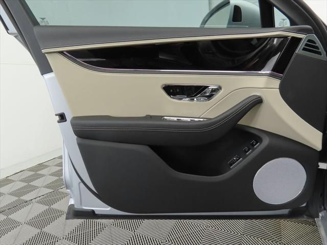 2025 Bentley Flying Spur Black Edition Sedan - 23021249 - 23