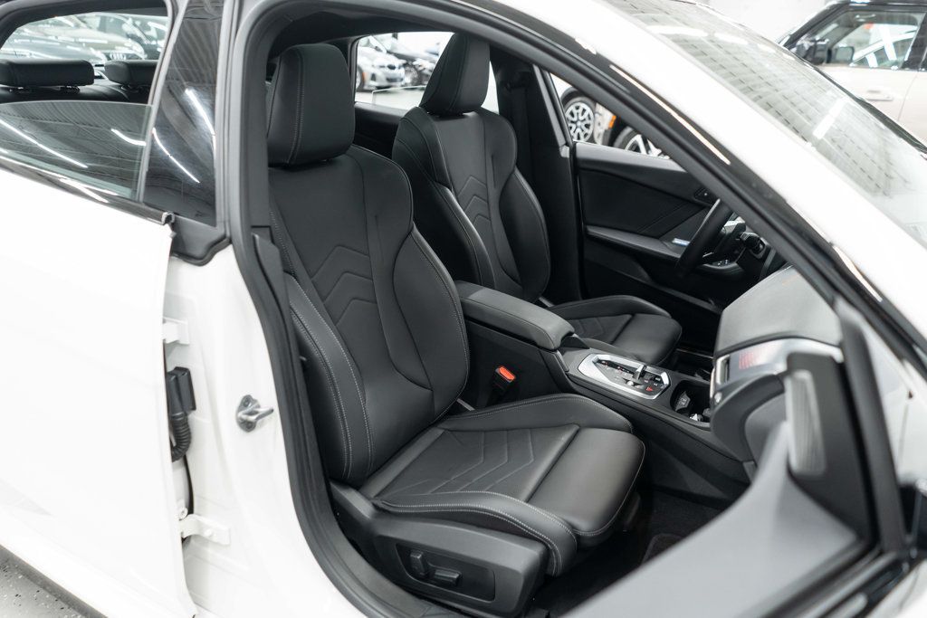 BMW 2 Series photo 11