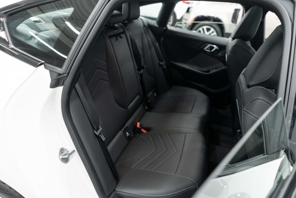 BMW 2 Series photo 14