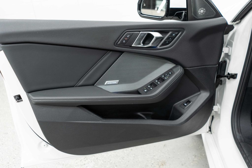 BMW 2 Series photo 15