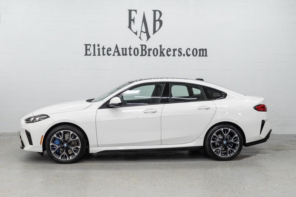 BMW 2 Series photo 2