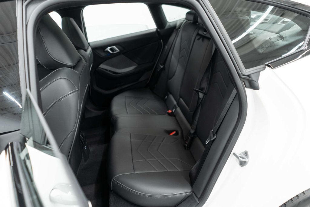 BMW 2 Series photo 31