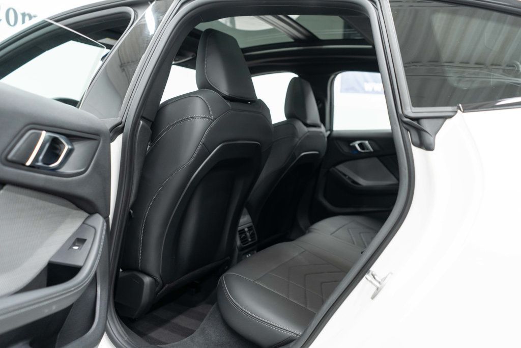 BMW 2 Series photo 32
