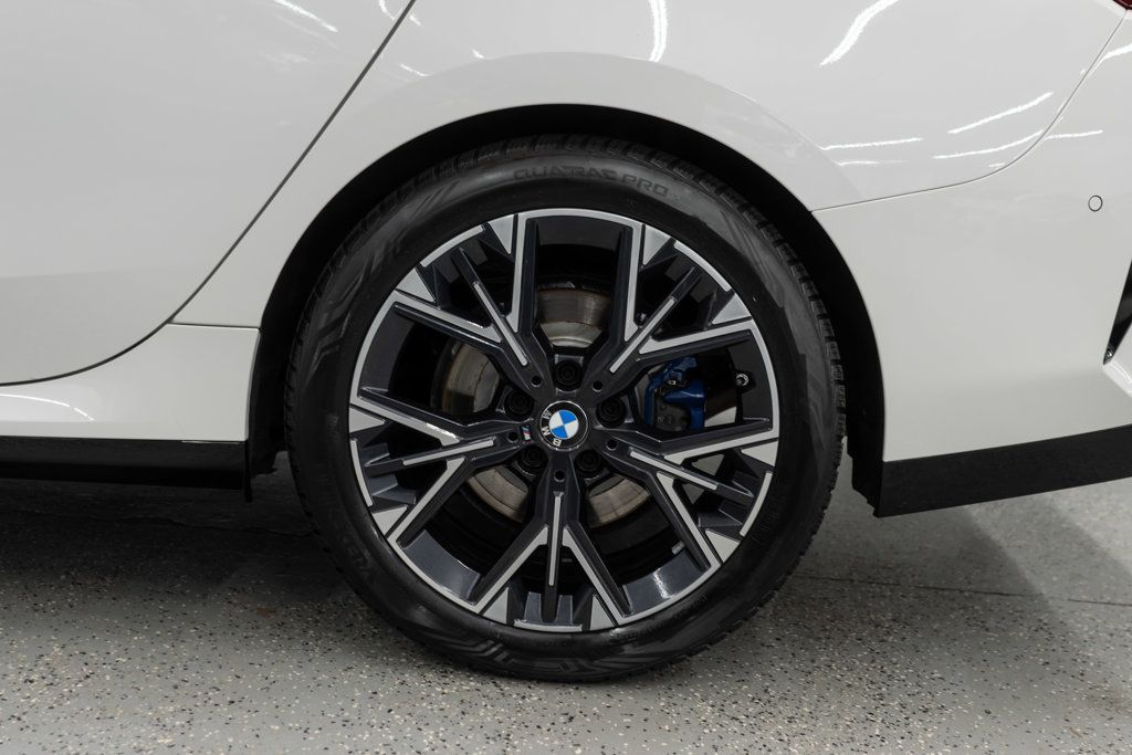 BMW 2 Series photo 35