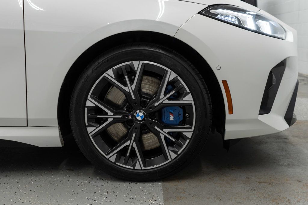 BMW 2 Series photo 37