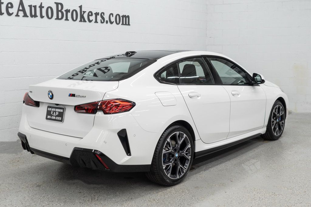 BMW 2 Series photo 6