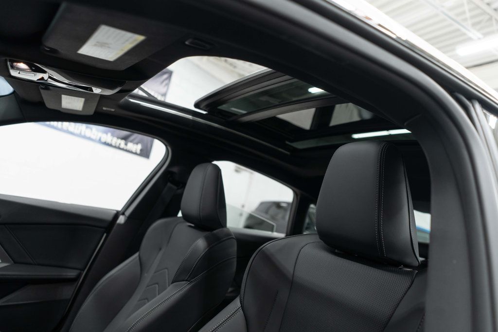 BMW 2 Series photo 8