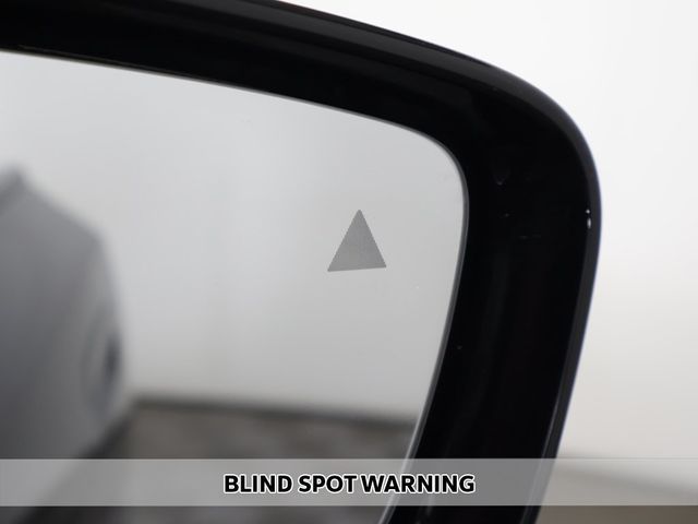 2025 BMW 2 Series M240i xDrive - 22975436 - 7