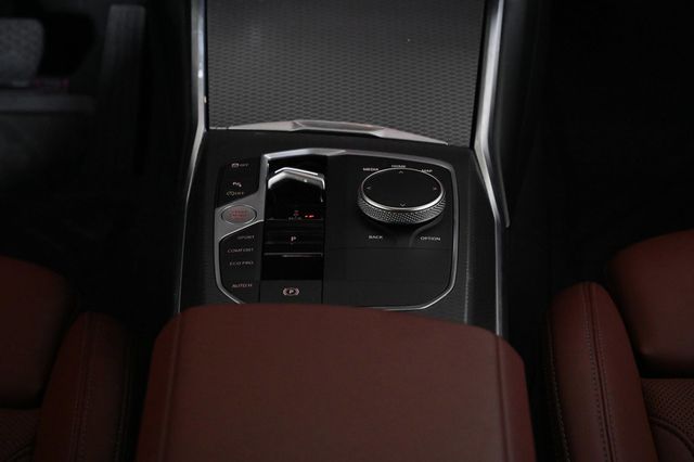 2025 BMW 3 Series 330i - 22987646 - 13