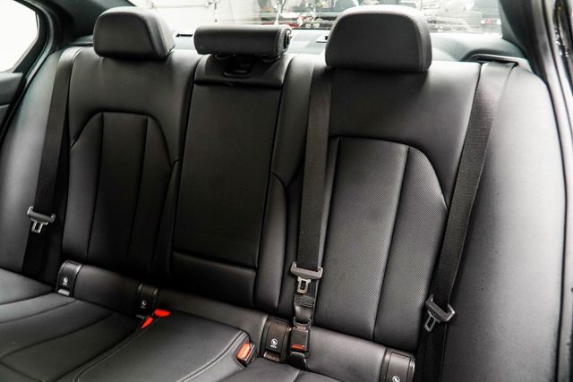 2025 BMW 3 Series 330i - 22977905 - 36