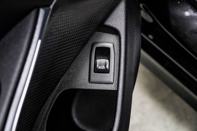 2025 BMW 3 Series 330i - 23000793 - 37