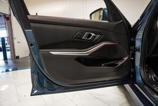 2025 BMW 3 Series 330i - 23042045 - 21