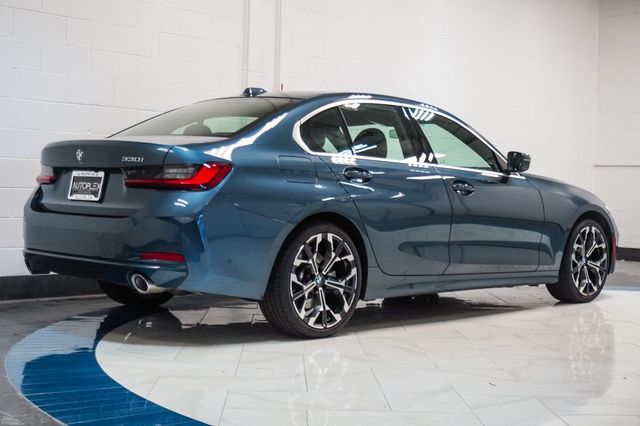 2025 BMW 3 Series 330i - 23042045 - 31