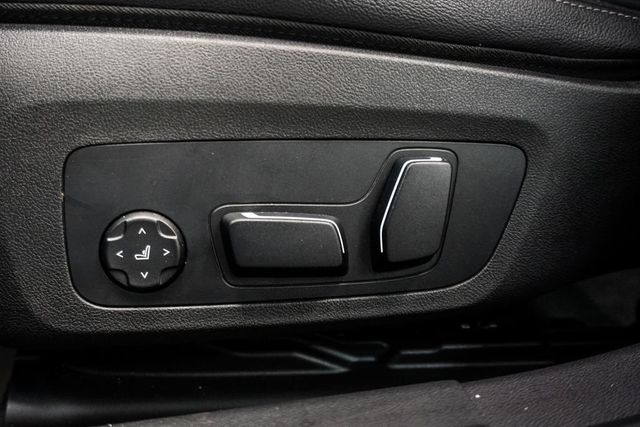 2025 BMW 3 Series 330i - 23042045 - 6