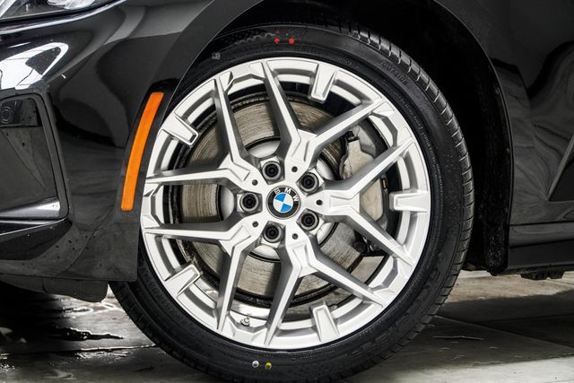 2025 BMW 3 Series 330i - 22977884 - 1