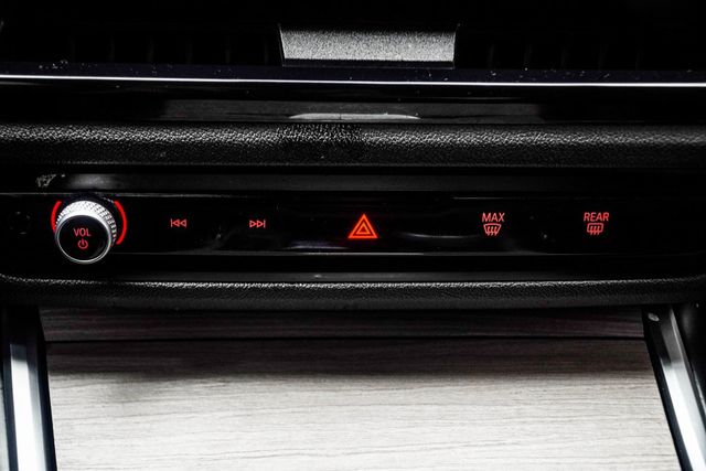 2025 BMW 3 Series 330i - 22977884 - 19