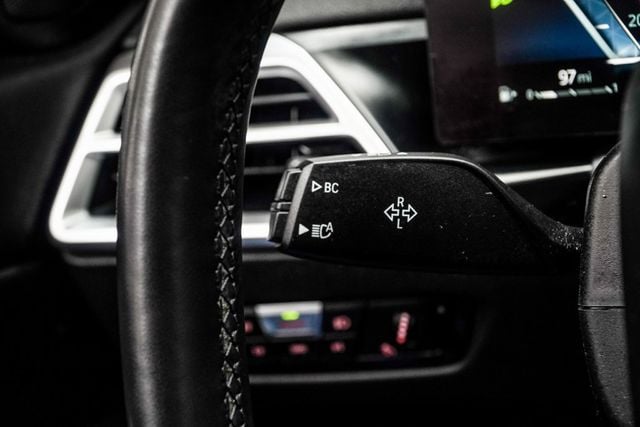 2025 BMW 3 Series 330i - 22977884 - 29