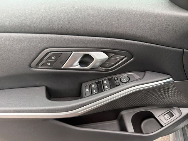 2025 BMW 3 Series 330i - 23022219 - 7