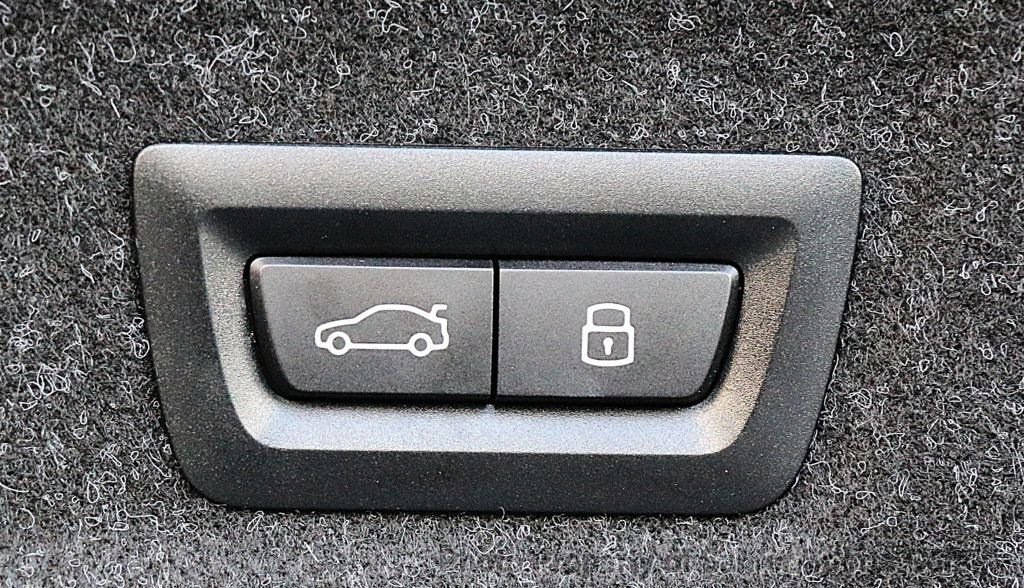 2025 BMW 3 Series 330i - 23096155 - 8