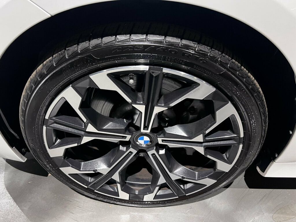 2025 BMW 3 Series 330i/ActiveDriveAssist/HtdSeats/HtdSteeringWheel/ConveniencePkg - 23079597 - 31