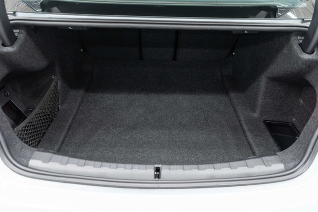 2025 BMW 3 Series 330i M Sport - 22905313 - 39