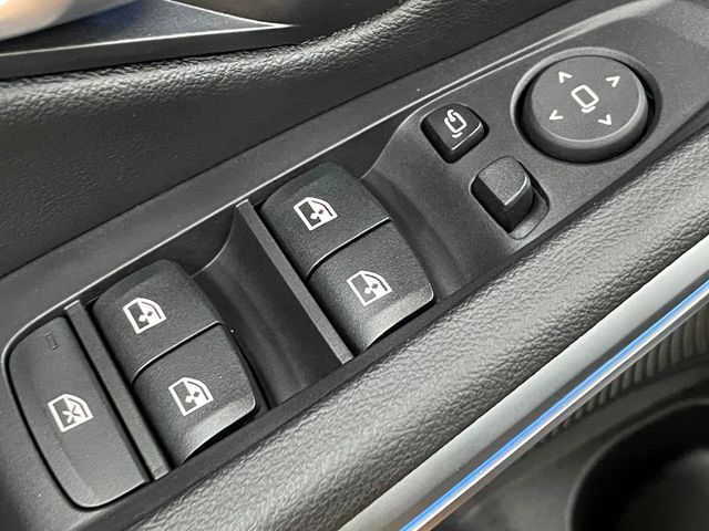 2025 BMW 3 Series 330i xDrive - 22957273 - 18