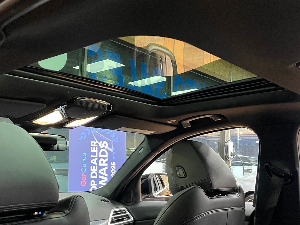 2025 BMW 3 Series 330i xDrive - 22957273 - 23