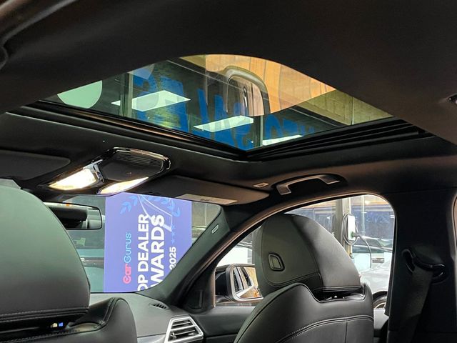 2025 BMW 3 Series 330i xDrive - 22957273 - 23