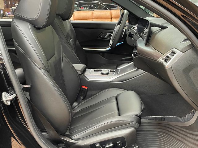 2025 BMW 3 Series 330i xDrive - 22957273 - 26