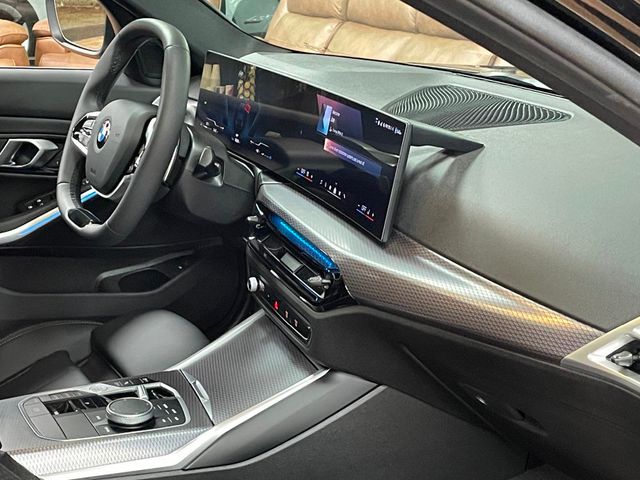 2025 BMW 3 Series 330i xDrive - 22957273 - 27