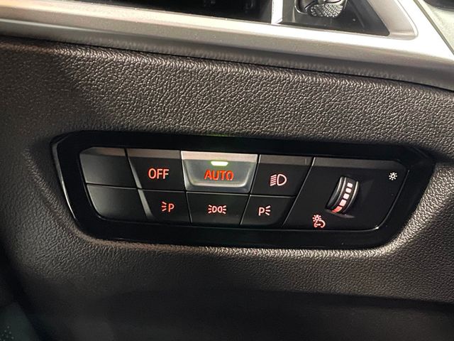 2025 BMW 3 Series 330i xDrive - 22957273 - 36