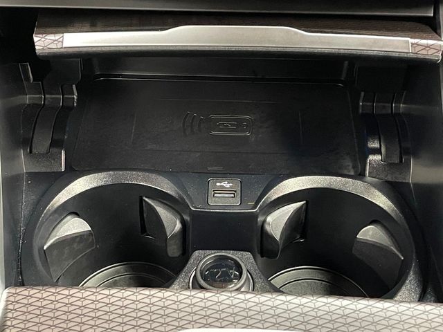 2025 BMW 3 Series 330i xDrive - 22957273 - 42