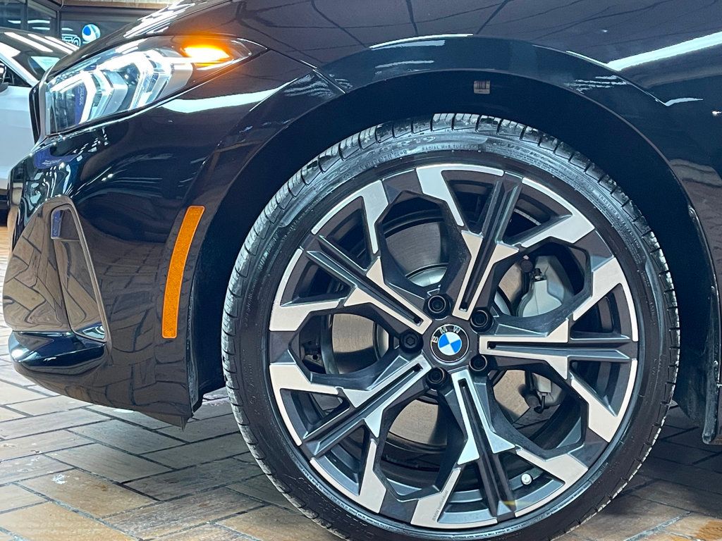 2025 BMW 3 Series 330i xDrive - 22957273 - 4