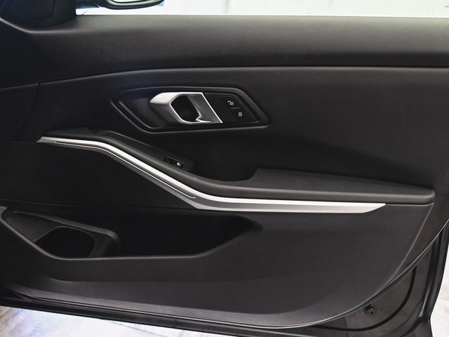 2025 BMW 3 Series 330i xDrive - 22956763 - 9