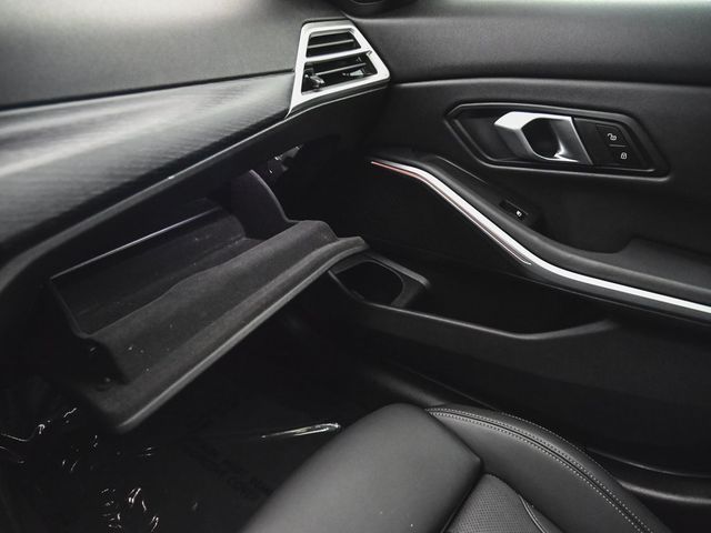 2025 BMW 3 Series 330i xDrive - 22956763 - 16