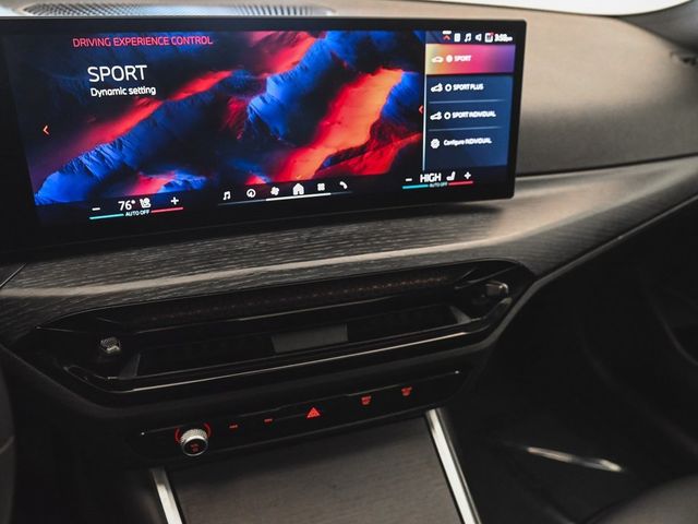 2025 BMW 3 Series 330i xDrive - 22956763 - 23